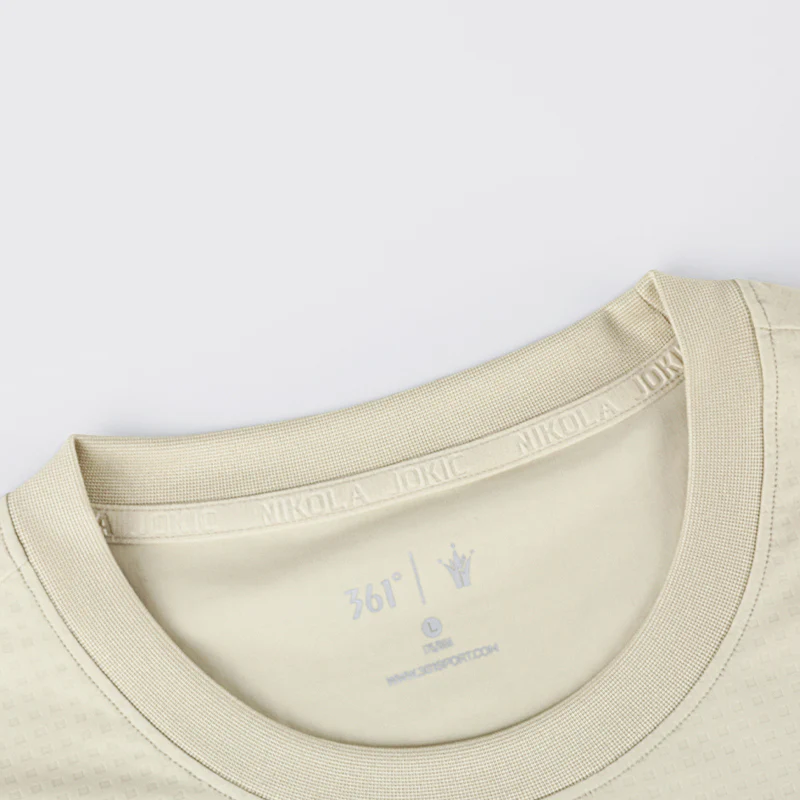 Nikola Jokić - Crown Basketball T- shirt:Light Brown