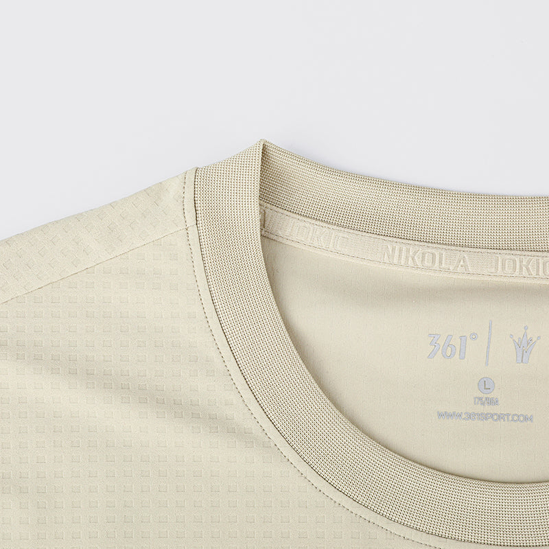 Nikola Jokić - Crown Basketball T- shirt:Light Brown