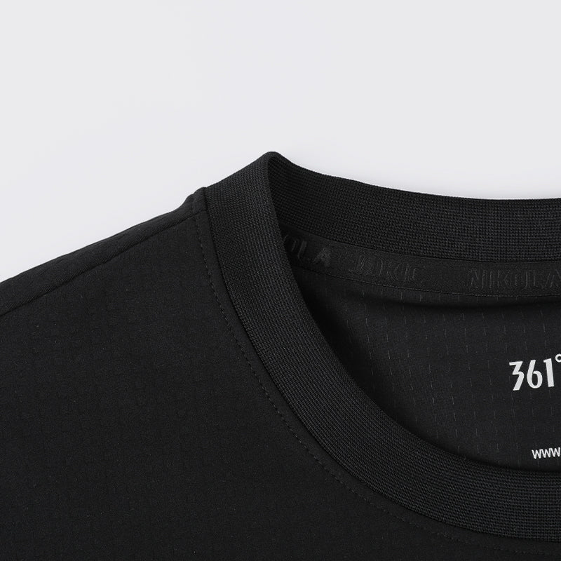 Nikola Jokić - Crown Basketball T- shirt:Black